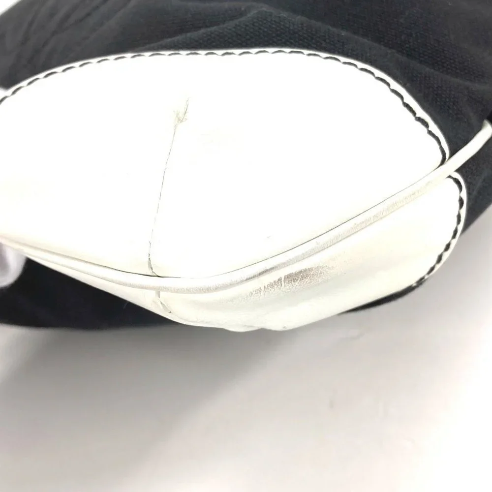 CHANEL Black Leather Shoulder Bag